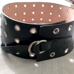 WCM New York leather belt. Three tier rivets with double loop closure.